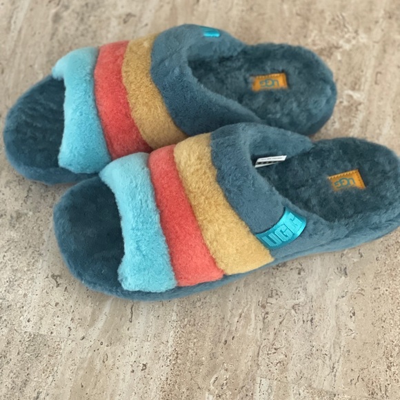 UGG Other - Men’s Ugg Fluff You Stripe Slippers